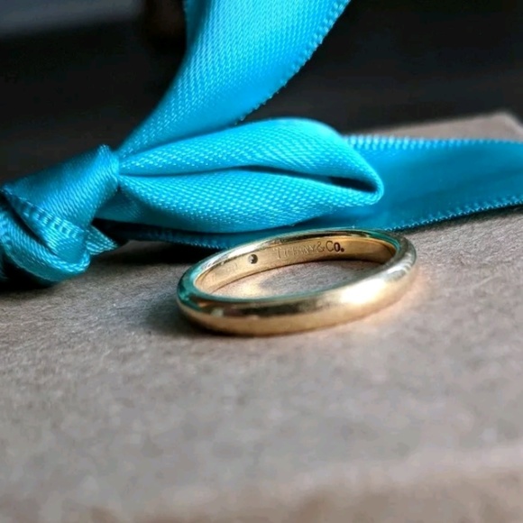 ❌SOLD Tiffany & Co. 18k Yellow Gold Diamond Ring❌ - Picture 2 of 8